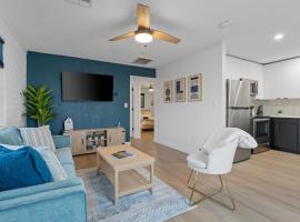 Biltmore 2BR Bungalow #4 - Workspace, Free Parking, Laundry, Patio!, hotel v destinaci Phoenix