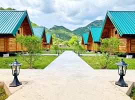 Camp River, ξενοδοχείο σε Virpazar