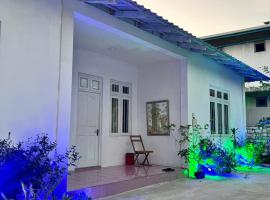 Hudhuveli Residence, hotel in Muli