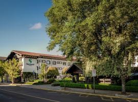 Serrazul Hotel、グラマドのホテル