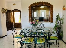 شاليه مارينا 4 الساحل الشمالي, ξενοδοχείο στο Ελ Αλαμέιν