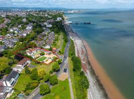 Holm House - Stylish Coastal Suites - Silures Bar & Restaurant On-site, hotel in Cardiff