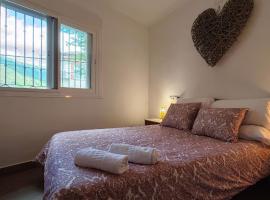 Casa del Castillo by Naturadrada, hotel in La Adrada