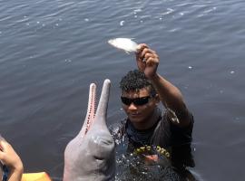 Curupira Amazon Lodge - Private Jungle Tour, River Tour or Great Adventure Tour Included in the Walking Safari Price, hotel v destinaci Iranduba