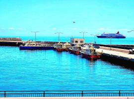 貸別荘 Dolphiｎ AQUA 淡路島, hotel in Sumoto