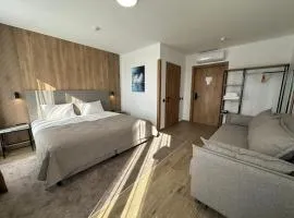 Inn West Hotel by Pysanka