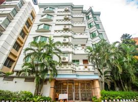 Laurel Lakefront Hotel، فندق في داكا