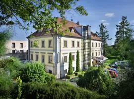 Maxmilian Lifestyle Resort