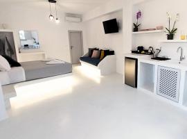 East Wind Perissa، فندق في بيريسا