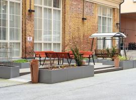 Come in! "Värjäri" Stunning studio in newly built building in Pyynikki area!, hotel in Tampere