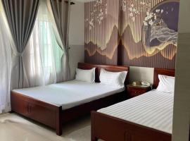 KHÁCH SẠN MlLAN, hôtel à Dĩ An