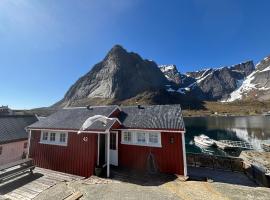 Reinebua, Hotel in Reine