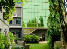 King Maya Hotel