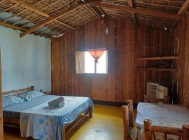 Livio's loading house, מלון בפוארטו גלרה