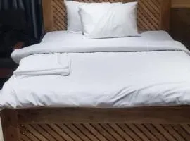Moonshine hotel