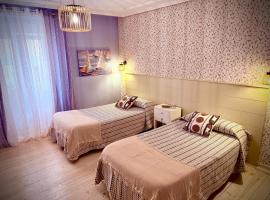 Hostal Boutique Puerta del Sol, ξενοδοχείο σε Torrelavega