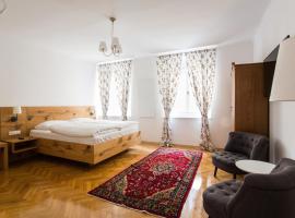 KIRCHENWIRT an der Weinstrasse - Boutique Hotel，位于埃伦豪森的酒店