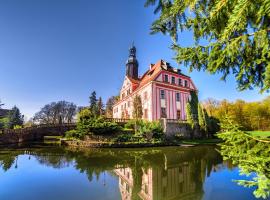 A picture of the hotel: Boutique Pałac Warmątowice Sienkiewiczowskie