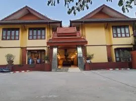 Yellow Tique Hotel