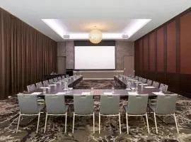 Holiday Inn Warwick Farm by IHG