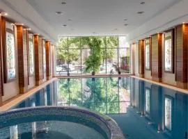 Lion's Garden Hotel