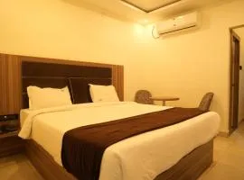 11 Leaf Hotel