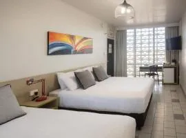 Nightcap at Emerald Star Hotel