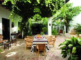 Art Boutique Hotel Chamarel, hotel in Denia