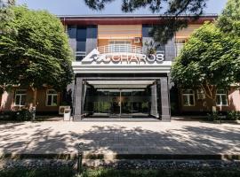 Charos Family Resort, hotel a Yusufkhona