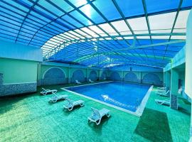 Amazon Hotel - Free Massage, отель в Баку