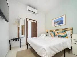 Room 12 Sunlit Balcony Stay Near Calle Cerra