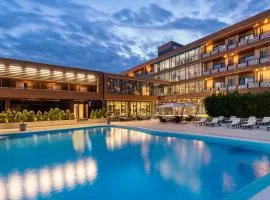 Sky Blue Hotel & Spa
