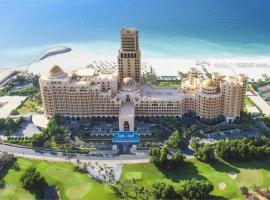 哈伊马角华尔道夫酒店,位于拉斯阿尔卡麦的酒店