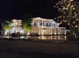 Sen plaza Hotel