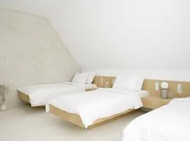 Hotel Hello Plovdiv - Free Parking and Pet Friendly