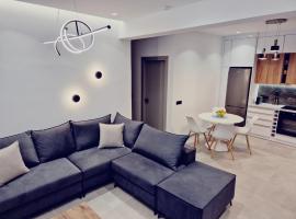 Azure Mirage Home Adults Only Private Seaside Villa w Garden and Parking,位于法里拉基的酒店