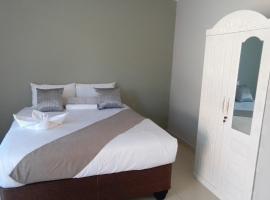 Thukhana House, hotel u gradu Maun