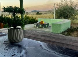 Green Elephant Cottages Uis, hotel v destinaci Uis