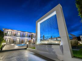 White Canvas Boutique Studios, hotel in Laganas