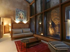 Mumba Lodge by Flow: Mumba şehrinde bir otel