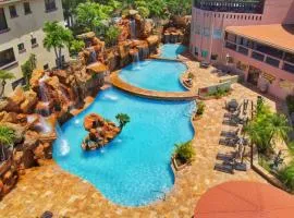 Clarion Suites Roatan at Pineapple Villas