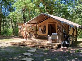 Tente Lodge, hotel en Saint-Paul-en-Born