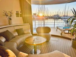 Luxury Floating Apartment - Amor, hotel en Split
