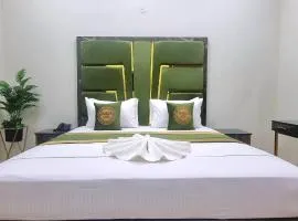 Pakeeza Hotel - Faisal Town
