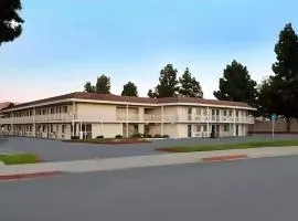 Super 8 by Wyndham San Jose