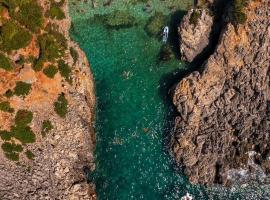 Camping Aquariumm, hotel a Himare