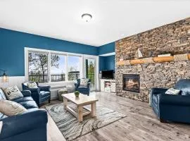 Breathtaking Lake Views 1BR King Suite, Kitchen & Heated Pools