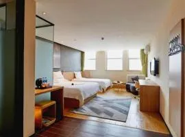 IU Hotel Zhengzhou Erqi Wanda Plaza Daxue Road Branch