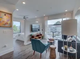 The Hive 301 King Suite
