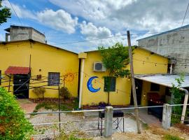 Hostal Inn & Apartamentos Sol & Luna, hotel v destinaci Flores